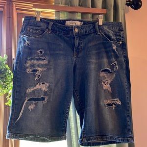 Torrid Jean Shorts w/holes SZ.16